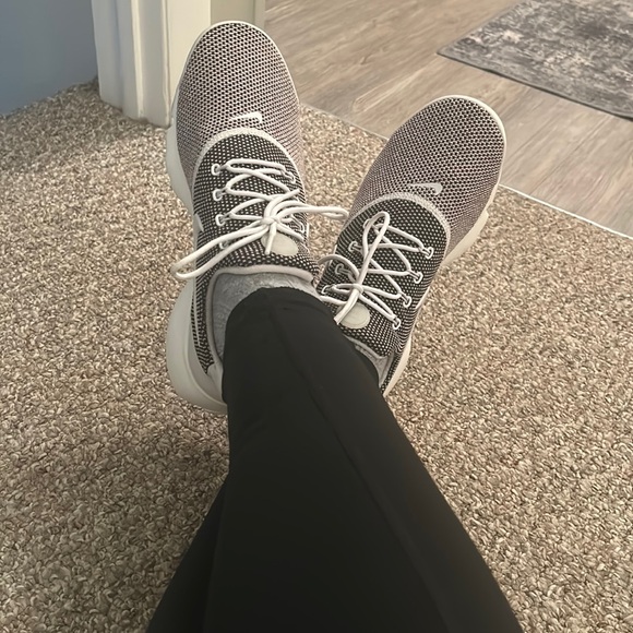 NIKE PRESTO FLY SE - Picture 4 of 7